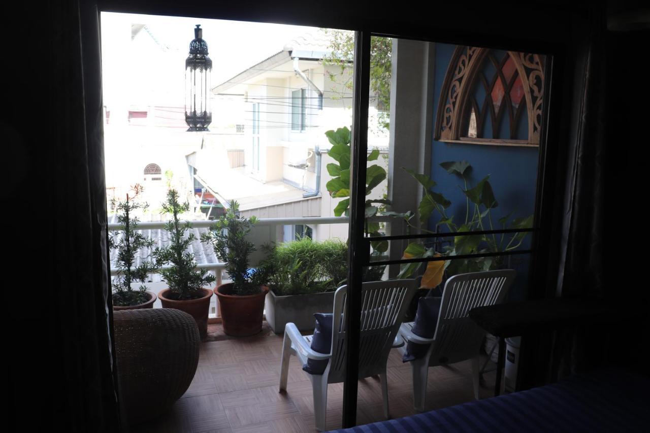 8Th House @ Center Of Chiangmai Old Town Appartement Chiang Mai Buitenkant foto