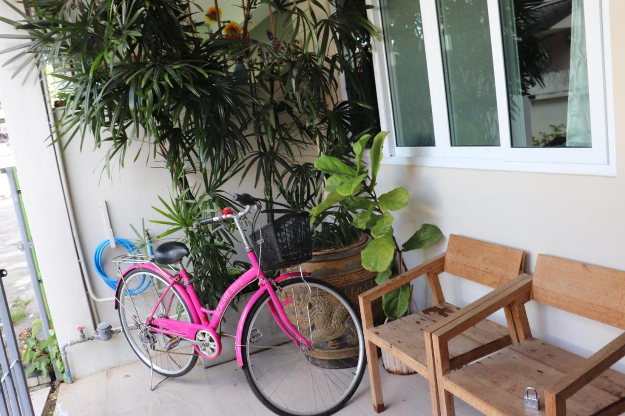 8Th House @ Center Of Chiangmai Old Town Appartement Chiang Mai Buitenkant foto