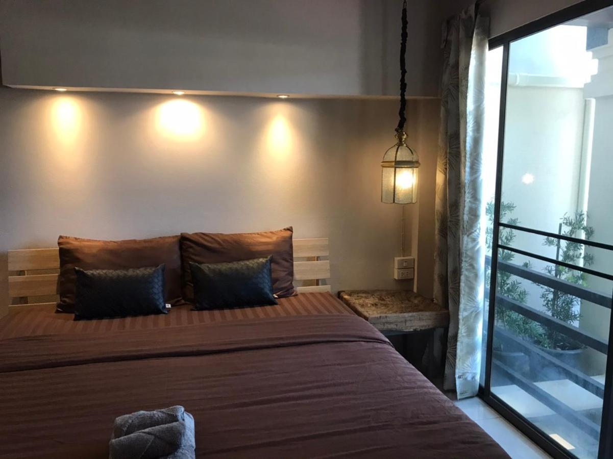 8Th House @ Center Of Chiangmai Old Town Appartement Chiang Mai Buitenkant foto
