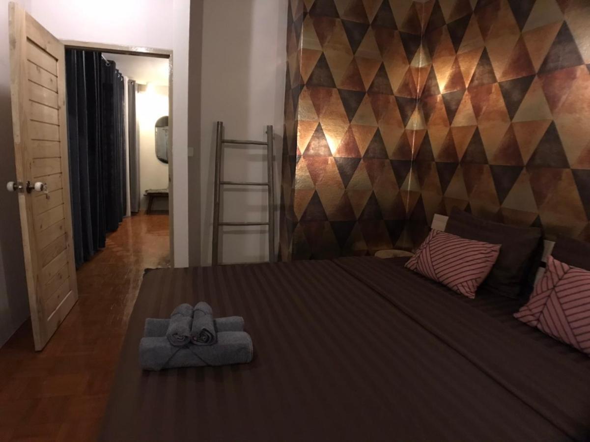 8Th House @ Center Of Chiangmai Old Town Appartement Chiang Mai Buitenkant foto