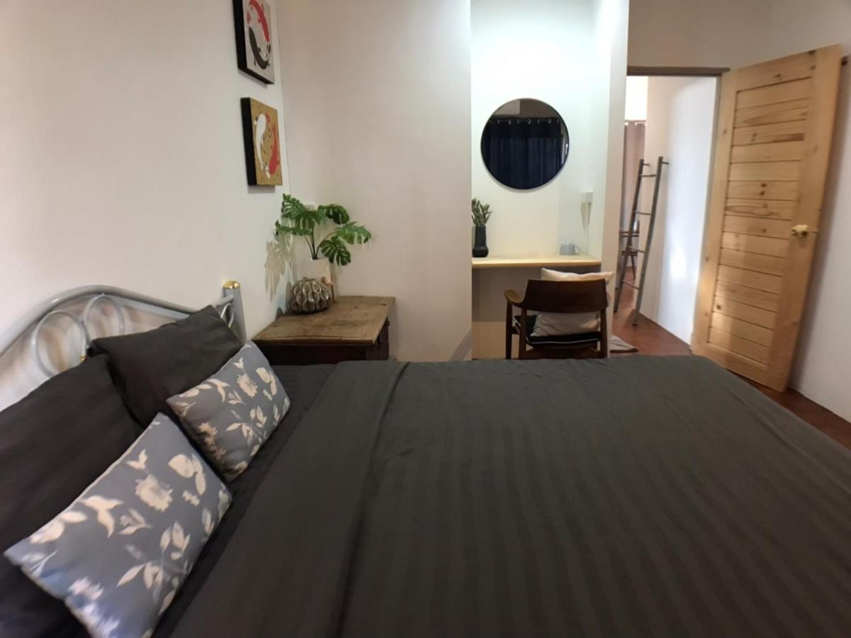 8Th House @ Center Of Chiangmai Old Town Appartement Chiang Mai Buitenkant foto