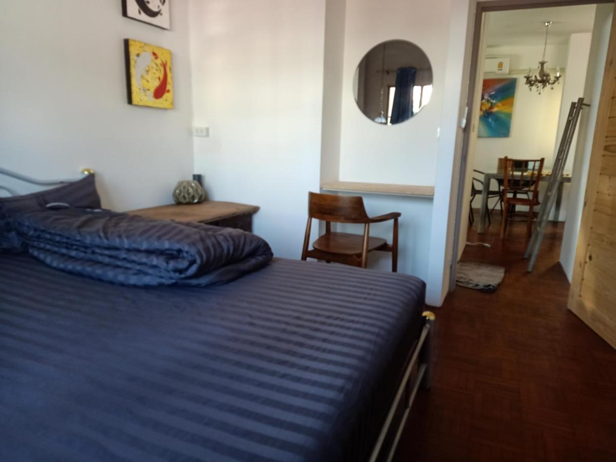 8Th House @ Center Of Chiangmai Old Town Appartement Chiang Mai Buitenkant foto