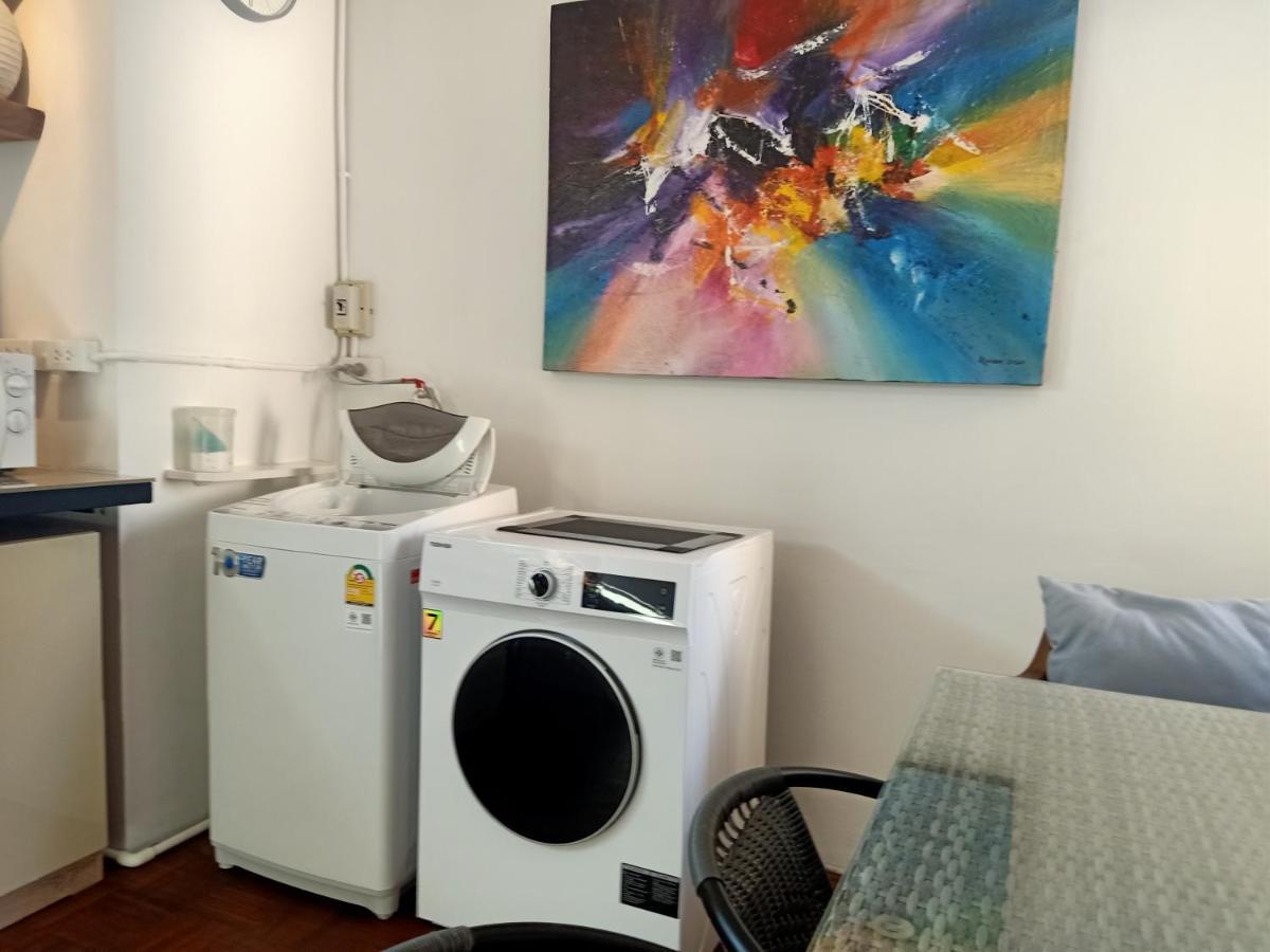 8Th House @ Center Of Chiangmai Old Town Appartement Chiang Mai Buitenkant foto