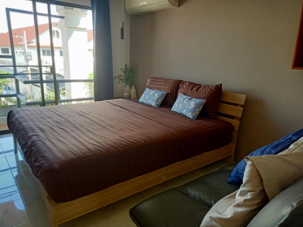 8Th House @ Center Of Chiangmai Old Town Appartement Chiang Mai Buitenkant foto