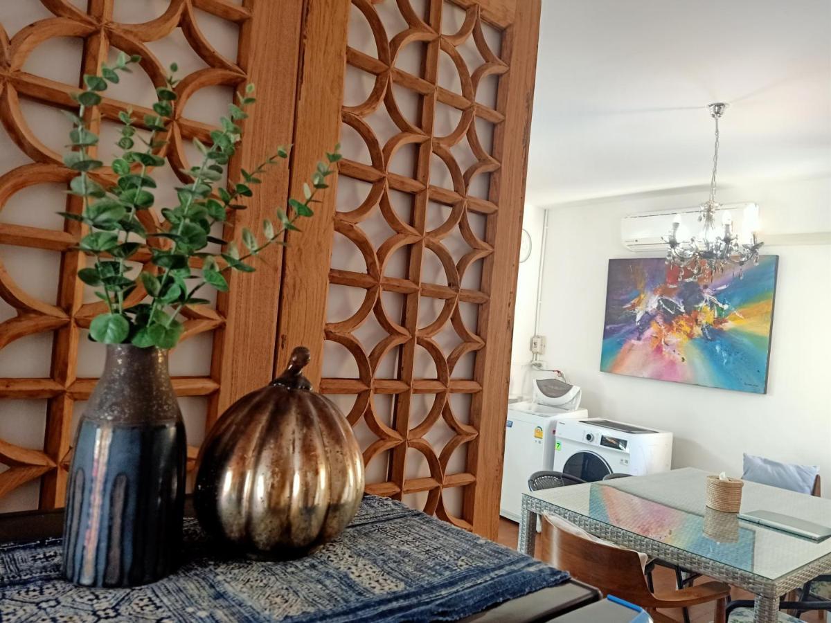 8Th House @ Center Of Chiangmai Old Town Appartement Chiang Mai Buitenkant foto
