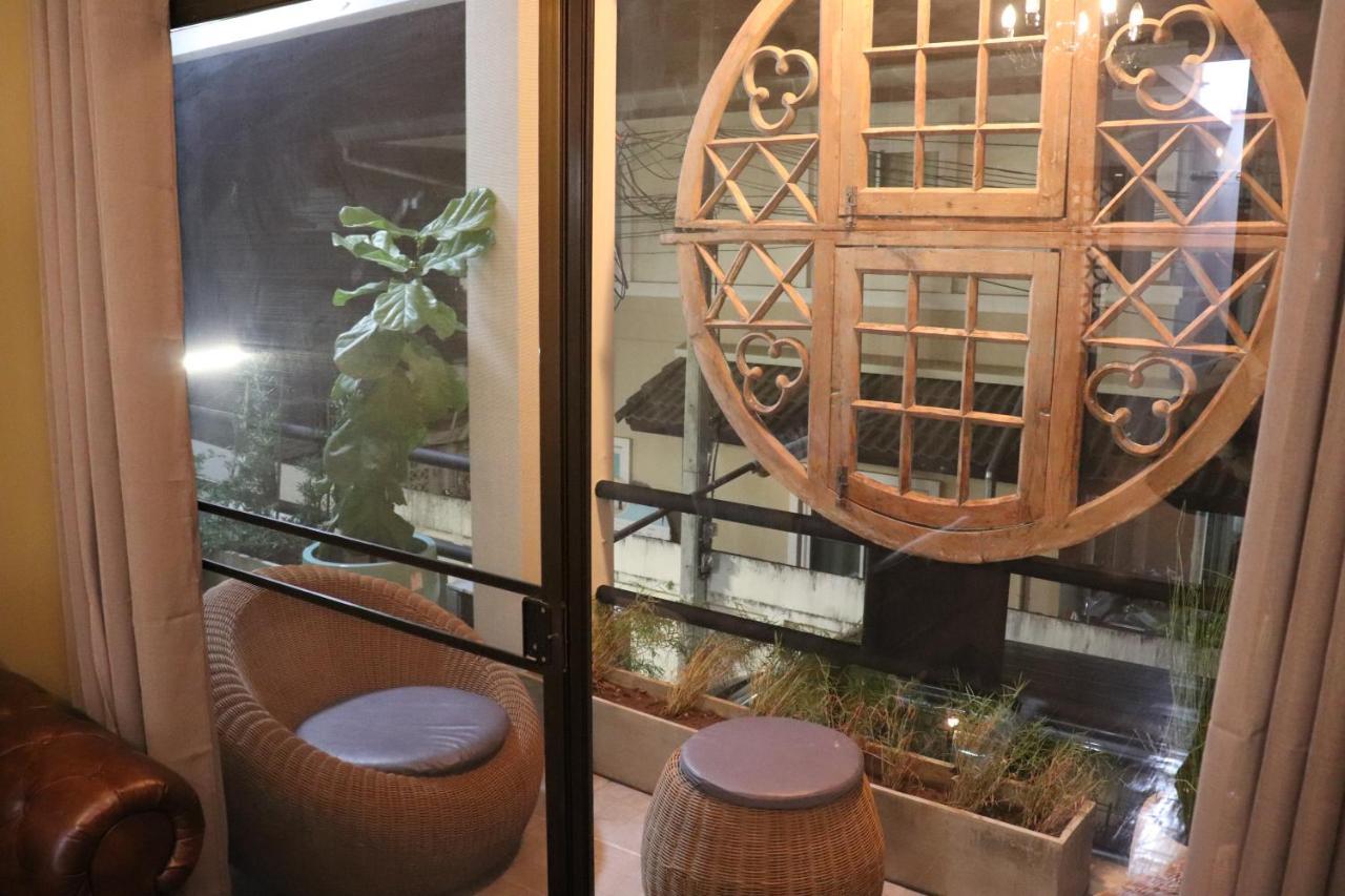 8Th House @ Center Of Chiangmai Old Town Appartement Chiang Mai Buitenkant foto