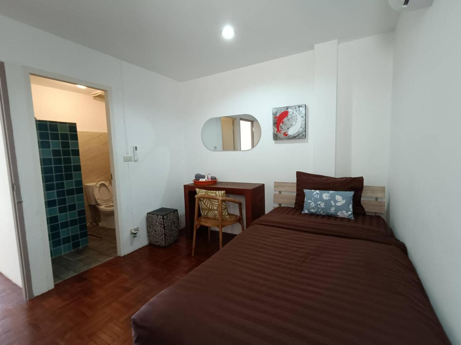 8Th House @ Center Of Chiangmai Old Town Appartement Chiang Mai Buitenkant foto