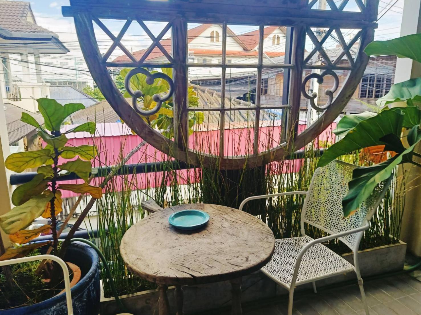 8Th House @ Center Of Chiangmai Old Town Appartement Chiang Mai Buitenkant foto